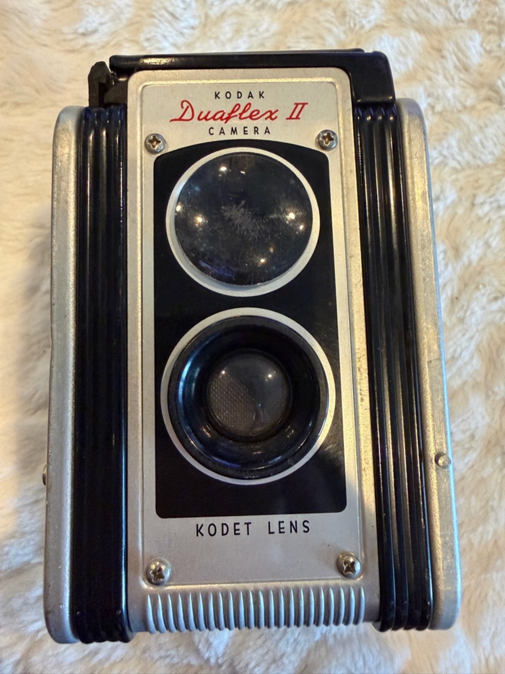 VINTAGE KODAK DUAFLEX Il BLK & SILVER BOX CAMERA FEATURES A KODET LENS. UNTESTED